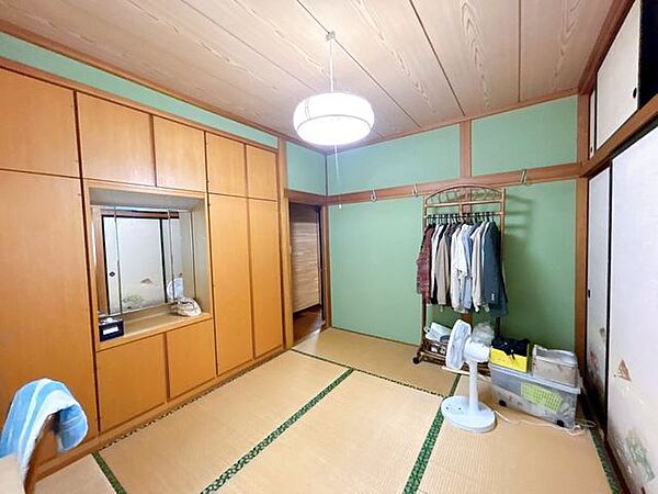 【リフォーム中】1階6帖洋室です。荷物撤去し、クリーニングを行います。