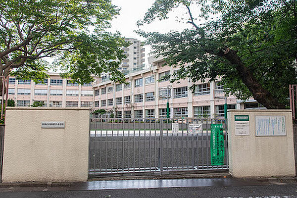 板橋区立板橋第六小学校まで約190m