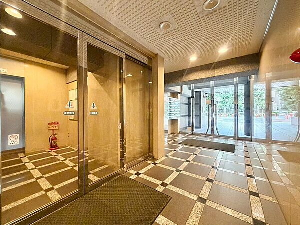留守中も住まいを守るオートロック仕様のマンションです。