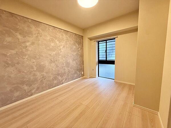 各洋室には収納が充実しておりデッドスペースがないよう工夫しております。