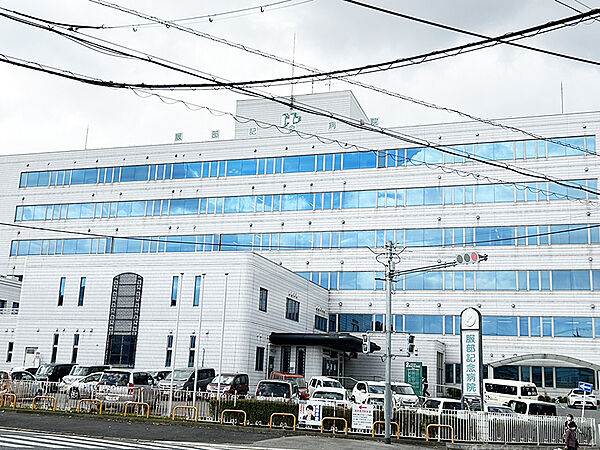 【服部記念病院】徒歩8分(約640m)。診療科は、内科、脳神経内科、外科、整形外科、精神科、婦人科、眼科、歯科・口腔外科。幅広い症状に対応されています。健康診断や人間ドックなども実施されています。