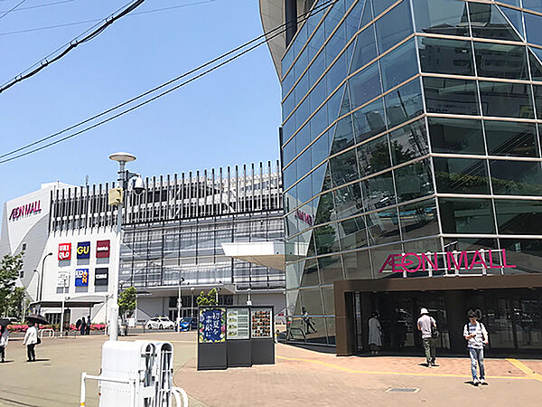 【イオンモール堺鉄砲町まで徒歩7分(約560m)】営業時間は10:00～21:00(店舗により異なります)。スーパーやドラッグストアなど多彩な店舗が揃い、一度に買い物を済ませることができます。