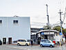 周辺：【JR阪和線「和泉鳥取」駅まで徒歩15分(約1200m)】紀伊・和歌山方面と関西空港・日根野・天王寺方面にアクセス可能。駅構内はバリアフリー経路が整備され、スムーズに移動できます。