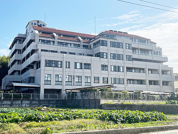 【久米田病院まで徒歩8分(約640m)】病床数は494床、診療科目は精神科、神経内科、内科。JR阪和線「久米田」駅より、車で約8分、無料送迎バスも運行しており、地域の方が利用しやすい病院です。