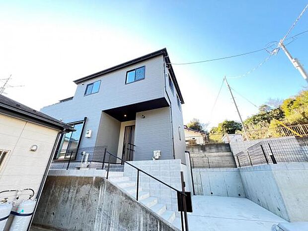 いつも気持ちよくご家族を迎えられる玄関です。