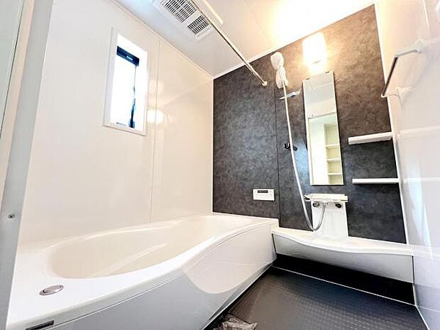 お風呂でほっとひといき。1日の疲れを癒しましょう。