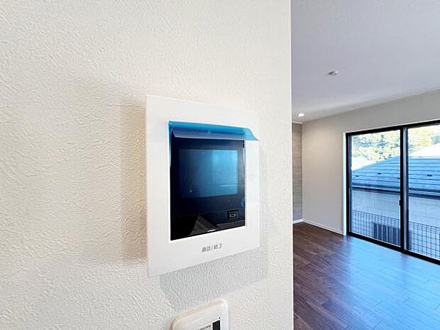 訪問者を確認できるTVモニター付きインターフォンです。