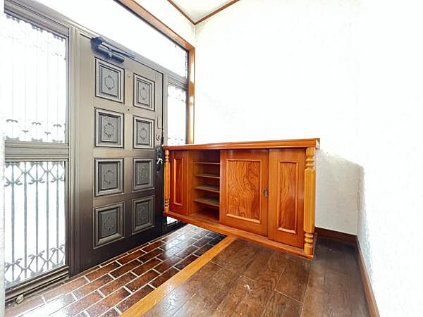 玄関内側です。