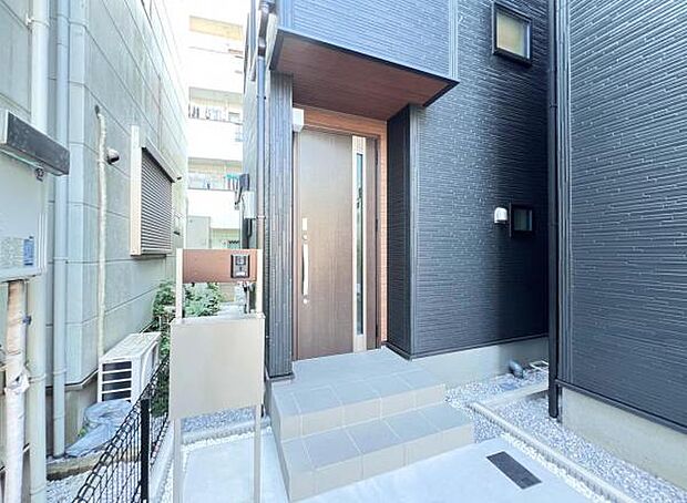 いつも気持ちよくご家族を迎えられる玄関です。