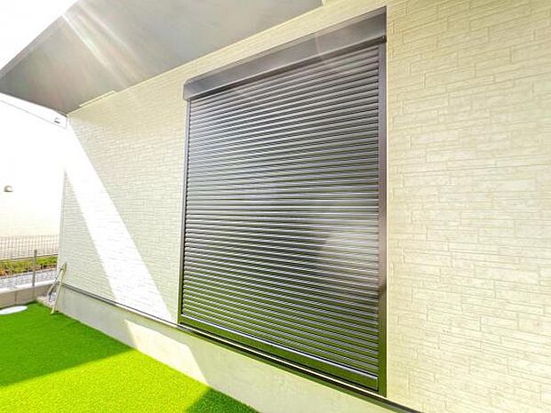 防犯設備(シャッター)のご紹介です。