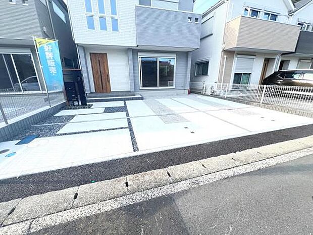 駐車場ももちろん完備しておりますのでお車所有の方にも心強いです。