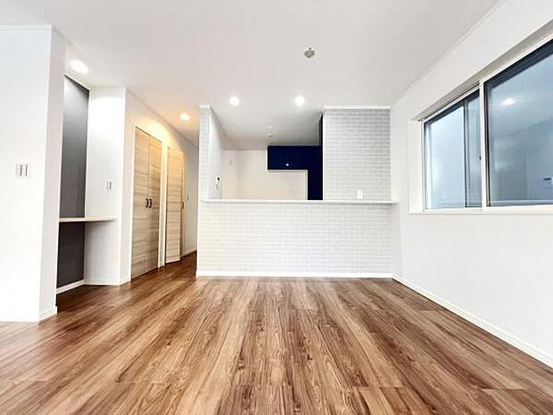 ご家族の温かい時間を演出するダイニングスペースです。