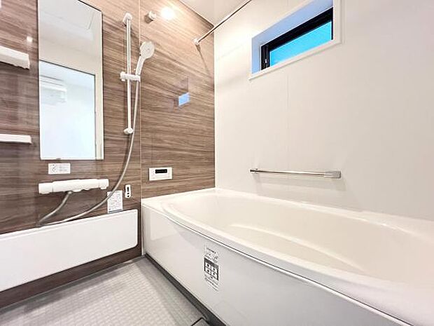 スタイリッシュな浴室で1日の疲れをゆったり癒されるのもいいですね。