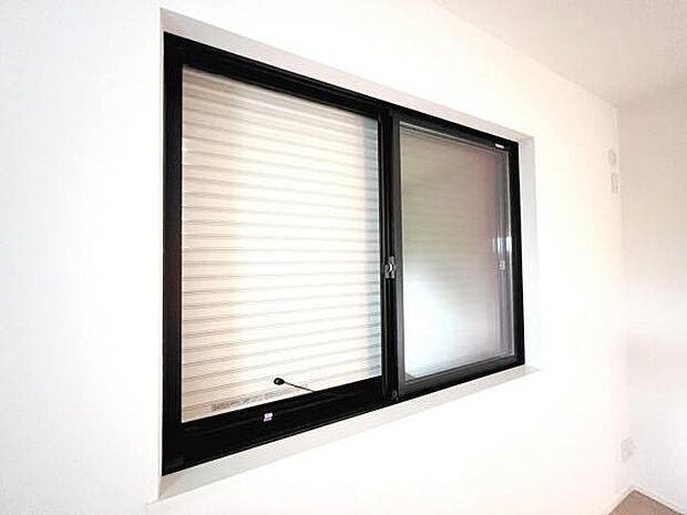 防犯設備シャッターになります。