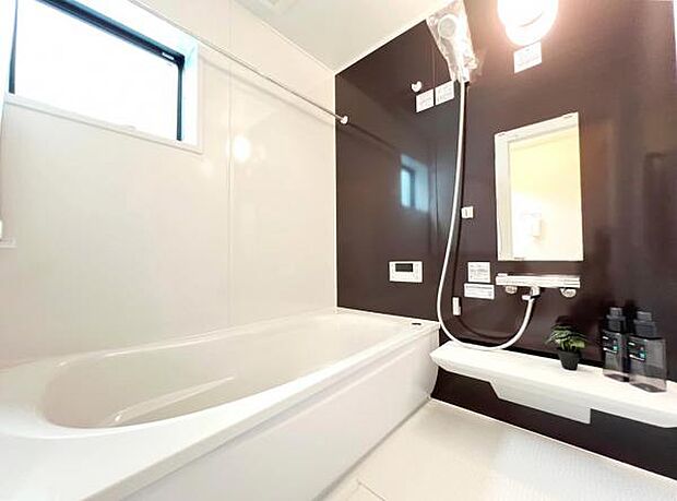 お風呂でほっとひといき。1日の疲れを癒しましょう。