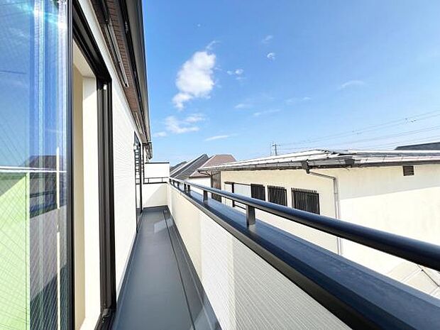 お洗濯ものを気持ち良く太陽の光で干せるのが嬉しいですね。