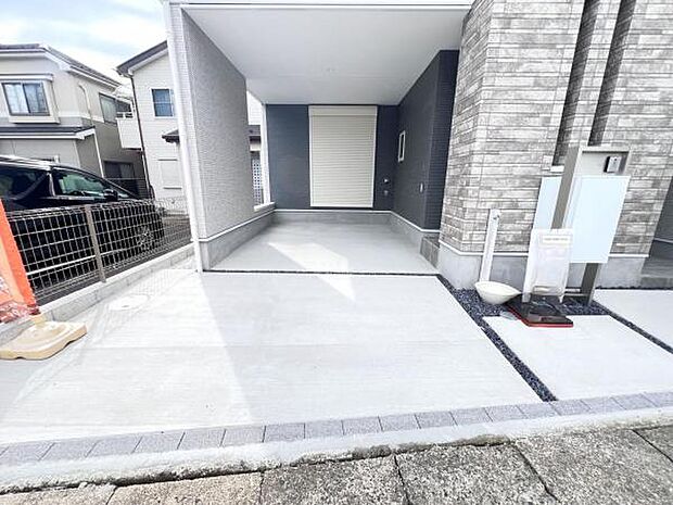 雨風から大切な愛車を守るビルトインガレージです。