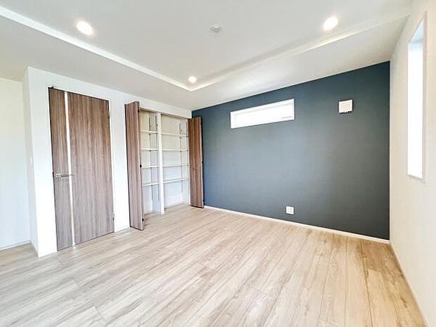 ご家族みんながゆったりくつろげる広々リビングです。