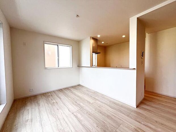 ご家族の温かい時間を演出するダイニングスペースです。