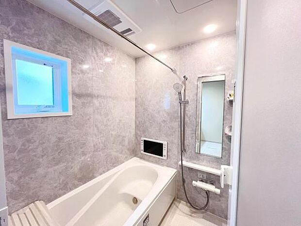 お風呂でほっとひといき。1日の疲れを癒しましょう。