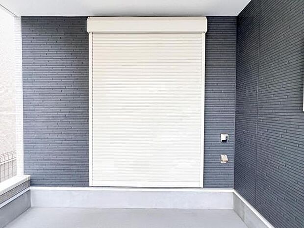 防犯設備(シャッター)のご紹介です。