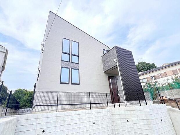 現地外観写真です。