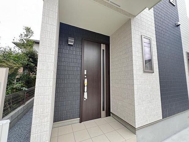いつも気持ちよくご家族を迎えられる玄関です。