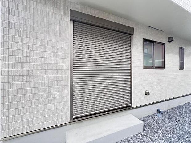 防犯設備(シャッター)のご紹介です。