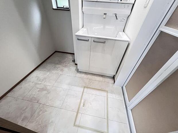 脱衣所は小さなお子様がいるご家庭にも重宝されます。