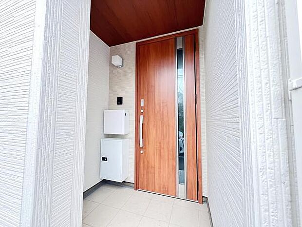 いつも気持ちよくご家族を迎えられる玄関です。