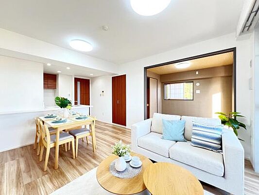 リビング/ダイニング フィスナレジデンスセンター南 5階/-