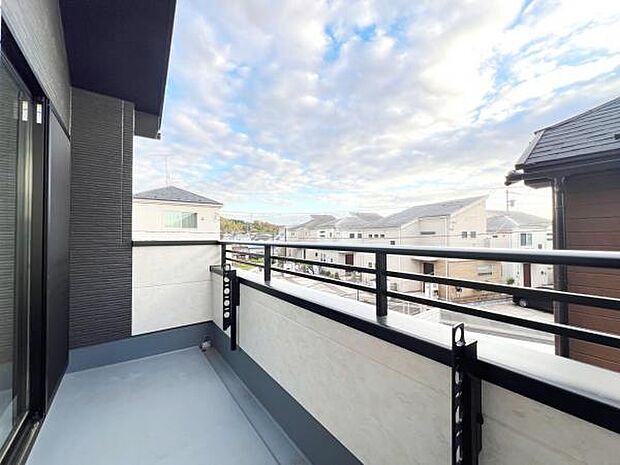 お洗濯ものを気持ち良く太陽の光で干せるのが嬉しいですね。