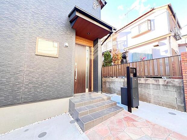 いつも気持ちよくご家族を迎えられる玄関です。