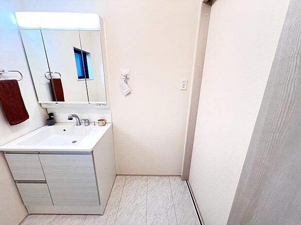 お天気を気にせずお洗濯ができ、室内干し可能です。