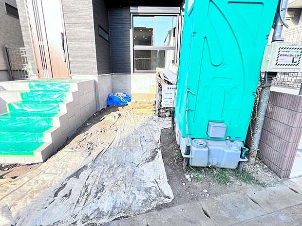 駐車場ももちろん完備しておりますのでお車所有の方にも心強いです。