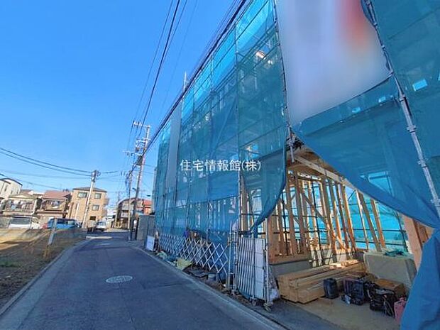 前面道路を含めた現地写真です。