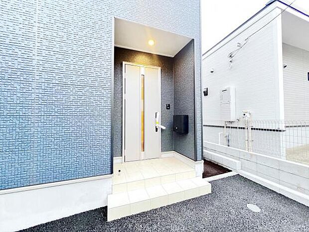 いつも気持ちよくご家族を迎えられる玄関です。