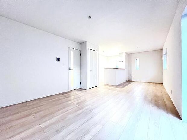 リビングダイニングになります。ご家族そろっての素敵な空間になりそうですね。