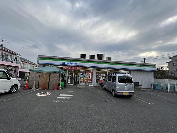 ファミリーマート 川崎東百合丘店まで約730m(徒歩10分)