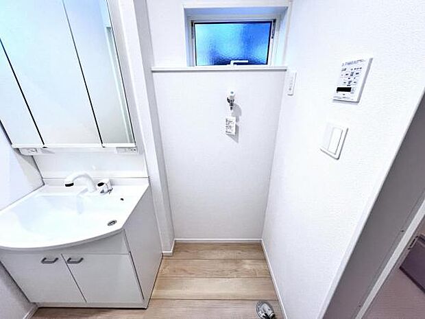 お天気を気にせずお洗濯ができ、室内干し可能です。