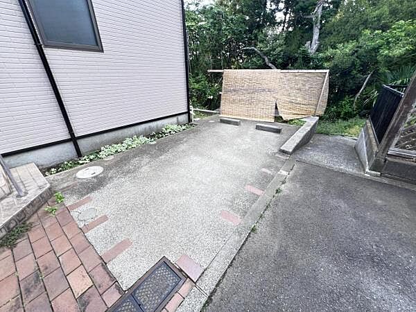 駐車場ももちろん完備しておりますのでお車所有の方にも心強いです。