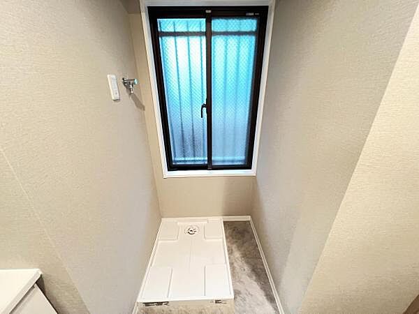 お天気を気にせずお洗濯ができ、室内干し可能です。