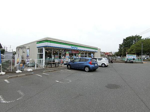 ファミリーマート 野川南台団地前店まで約500m（徒歩7分）