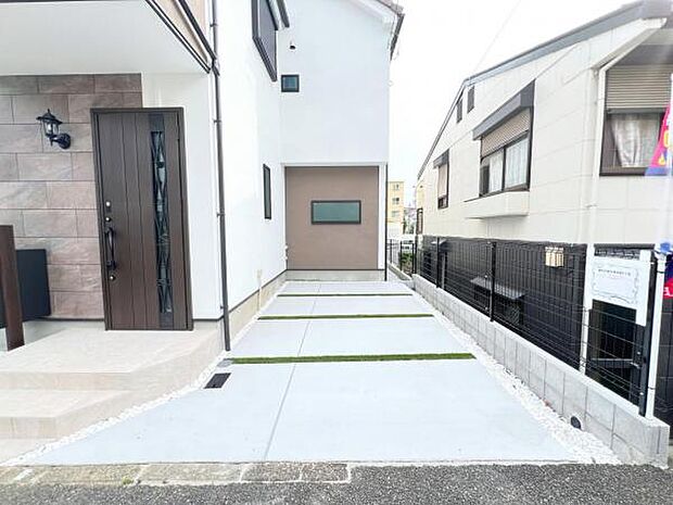 駐車場ももちろん完備しておりますのでお車所有の方にも心強いです。