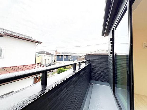 お洗濯ものを気持ち良く太陽の光で干せるのが嬉しいですね。