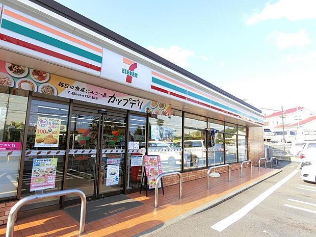 セブン-イレブン 横浜田奈駅東店まで約1210m(徒歩16分)