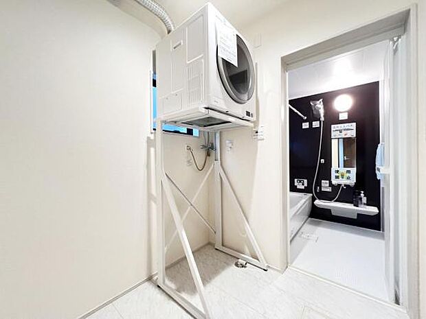 乾燥機付きですので、お天気を気にせずお洗濯ができます。