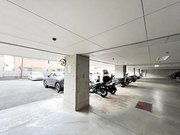 敷地内の駐輪場です。