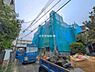 外観：前面道路を含めた現地写真です。