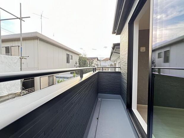 お洗濯ものを気持ち良く太陽の光で干せるのが嬉しいですね。